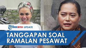 Kapan memanggil dokter atau bidan. Viral Ramalan Mbak You Soal Pesawat Jatuh Di 2021 Nikita Mirzani Ngeramal Gue Aja Salah Terus Youtube