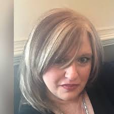 Donna Hantz's Instagram, Twitter & Facebook