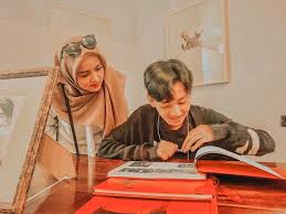 By sepedaku | februari 3, 2021. 10 Potret Kedekatan Wirda Mansur Dan Gus Azmi