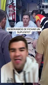 Deberia el Barca fichar a alguien mas?