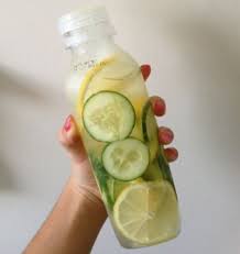 Bagi orang yang ingin meredakan batuk dengan bahan alami, air lemon campur madu bisa menjadi pilihan. Air Lemon Suam Campur Madu Melegakan Perut Ben Ashaari