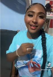 La nena me analiza de pies a cabeza #yeulinh #losdelapiña🍍 #fypp  #paratiiiiiiiiiiiiiiiiiiiiiiiiiiiiiii #bailando