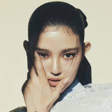 NewJeans x Nike Air Max Pulse