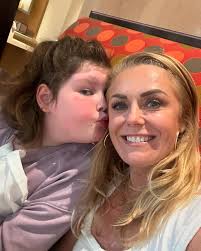 Carrie Berkman Lewis 👸🏼🏡 (@berkslewis) • Instagram photos and videos