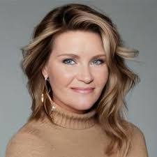 Lindsay Stoltzfus's Instagram, Twitter & Facebook