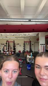 Claire (@clairethevolleyballgurl)