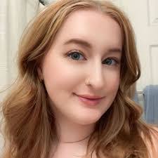 Carrie Ridenour's Instagram, Twitter & Facebook