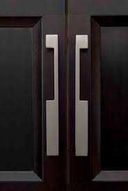 This decorative hardware is made of high quality zinc alloy and comes in polished chrome, satin/brushed nickel, satin/brushed brass, or matt black finish. Top Knobs Brushed Satin Nickel Finish