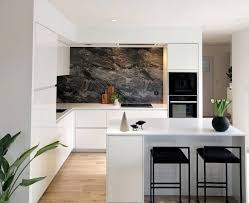 Cuisine avec îlot central parfait pour préparation des. L Ilot Central 20 Idees Deco Pour Vous Inspirer Kozikaza