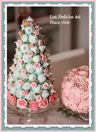 Bizcocho De Mickey Mouse En Suspiro Torre De Suspiros Bolos Bonitos Bolo De Cupcake Decoracao De Bolos