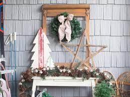 In all fairness, i didn't do a whole lot to bring a little holiday cheer to the front of i like to keep our farmhouse christmas front porch decor very simple! 16 Rustic Garden And Farm Style Holiday Front Porch Decor Ideas Hgtv