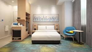 Conveniently located just off highway 97, our beautiful 120 room hotel is minutes from downtown kelowna, okanagan lake and the kelowna international airport. Johor Bahru Malaysia Welcomes Simple Smart Travel With Signing Of Holiday Inn Express And Suites Hospitality Net