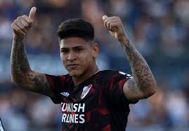 Juega de mediapunta y su equipo actual es river plate de la primera división de argentina. Llego Una Oferta Del Cska Por Jorge Carrascal Tnt Sports