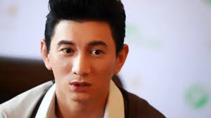 Lưu Thi Thi không kém cạnh Liu Wen với thần thái cực sang chảnh