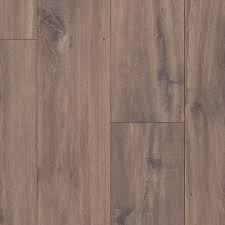 Quickstep Classic Midnight Oak Brown Laminate Flooring 7 Mm Quickstep Laminates Quickstep Laminate Brown Laminate Flooring Laminate Flooring