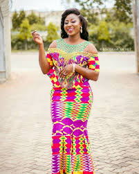 Voir plus d'idées sur le thème mode africaine, robe africaine, mode africaine robe. 10 Fabuleuses Robes En Pagne Kita Du Ghana Qui Vont Epater Vos Convives Kente Styles African Fashion Designers Kente Dress