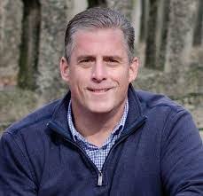 Robert Ripper's Instagram, Twitter & Facebook