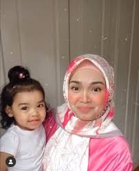 Gelagat comel siti aafiyah manja dengan abang aazief. Ya Allah Baru Hari Ini Ibu Dengar Aafiyah Sebut Nama Aafiyah Sebut Datuk Seri Siti Nurhaliza Ketika Live Buat Tokti Terkedu Keluarga