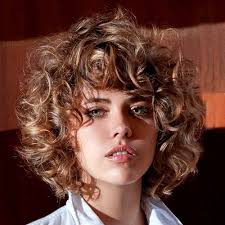 I tagli capelli medi autunno 2020 non devono infatti preoccupare. Tagli Capelli Inverno 2020 Tendenze In 100 Foto Beautydea