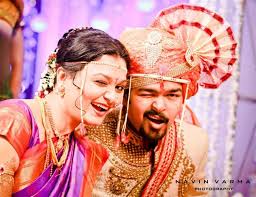 Marathi Wedding Indian Wedding Photography Wedding Poses Wedding Photoshoot Indian Wedding Couple