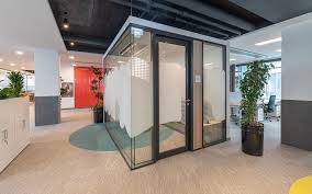 Our strategy is to create new niche market segments that offer our customers innovative solutions with higher added value. Buros Mit Wohlfuhlcharakter Liko S