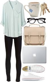 Love The Shirt And Jeans I Would Change The Bag For A Black One Cute College Outfits Cute Outfits Fashion
