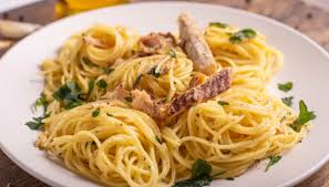 2 sgombri da 300 gr cad. Spaghetti Con Lo Sgombro Sott Olio Al Profumo Di Salvia Veloci E Saporiti