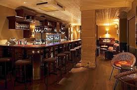 Compagnie Des Vins Extraordinaires Pour Sirote Un Bon Nectar Avec Quelques Tapas Bar A Vin Vins Bar