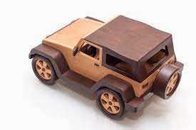 En reino unido, john bitmead construyó una versión adulta de un popular coche de juguete para niños. Frostyycrafts Wooden Toy Car Jeep Wrangler Xl Coches De Juguete Juguetes De Madera Autos De Madera