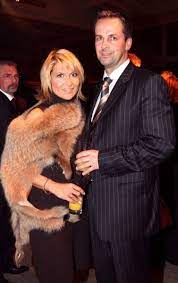 Jan 25, 2019 · twoja twarz brzmi znajomo is a polish talent show developed by polsat and based on the spanish series. Katarzyna Skrzynecka Jej Byly Maz Nie Wiedzial O Ich Rozwodzie Koscielnym Gala Pl