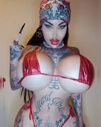 Así es Lourdes García, la mujer de España con los pechos más grandes