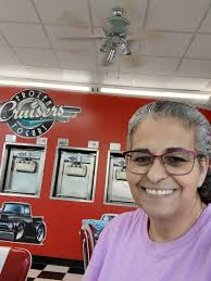 Is the ice house restraunt in mims any good? If so what do you recommend I  order?