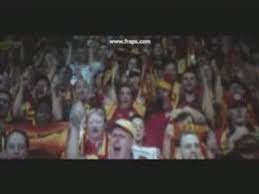 Bu şarkı da bana gelsin i just called to say i love you ch'ti vie wonder'dan ehehe. Un Extrait Du Film Bienvenue Chez Les Ch Tis Au Stade Bollaert Iciyadetout