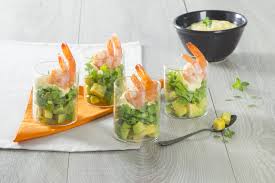 La maionese di avocado è una salsa deliziosa e vellutata, un'alternativa vegana alla classica maionese. Ricetta Bicchierini Con Avocado E Gamberi