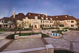 Huge House In Dallas Texas This 10 Bedroom 10 Bathroom Mansion Was Listed On The Market For A Whooping Almost 30 Million The 29 196 Square Home Casas