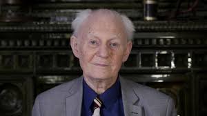 historię. Patrzymy na ludzi, gdy są