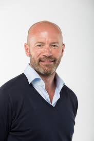 Alan shearer takes the mick out of mark chapman after saying that his celebration wasn't imagnative. Alan Shearer Imdb