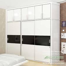 Almari 3 pintu sliding minimalis, ukuran 155x55x205 cm, material kayu jati, silahkan pilih warna finishingnya, produk meuble dan ukiran jepara, pengiriman barang melalui jasa ekspedisi truck, nota pembelian dan nota jasa ekspedisi akan dikirim melalui jne atau pos kilat, karena apabila barang. Lemari Minimalis 3 Pintu Unit Model Tx Allia Furniture