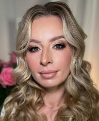 Anna Iwanicka The Make Up...