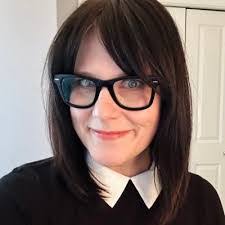 Sara Irvine's Instagram, Twitter & Facebook