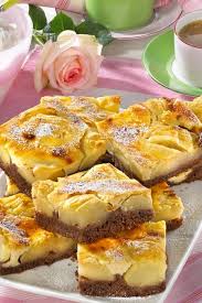 Dunkler Teig Trifft Auf Knackige Apfel Und Cremige Mascarpone Ein Gedicht Vom Kuchenblech Apfelkuchen Rezept Rezepte Apfelkuchen