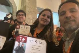 Estudiantes de la Escuela de Administración y Negocios ganan 2do lugar en  maratón COMCE