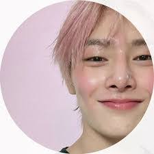 Abril Beltran's Instagram, Twitter & Facebook