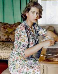 Colorized Picture Of Queen Elizabeth Ii At Age 18 In 1944 Princess Elizabeth Young Queen Elizabeth Queen Elizabeth Ii