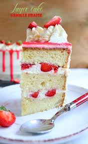 Layer Cake Vanille Fraise Gateau A La Fraise Gateau Fraise Recette Gateau Fraise