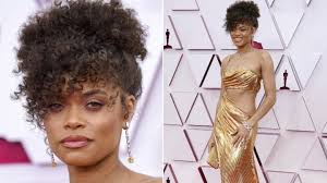 Born cassandra monique batie on 30th december, 1984 in. Andra Day S Racy Oscars Look Has Jaws Dropping