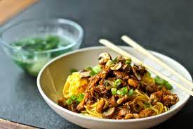 Mi basah yang digunakan dalam mie ayam terbuat dari bahan utama tepung terigu dan telur. Mie Ayam Kasembadan Mie Ayam Indonesian Chicken Noodles Asian Top 10 Recipes