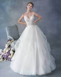 See Who Beat Out The Royals For Most Expensive Celebrity Wedding Dress Of All Time Kenneth Winston Wedding Dresses Expensive Wedding Dress Ball Gowns Wedding