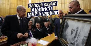 Devlet Bahceliye Bozkurt Yapan Ataturk Fotografi