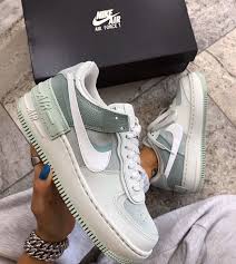 Pin By Anja On Chlotes In 2020 Nike Air Shoes Custom Nike Shoes Shoes